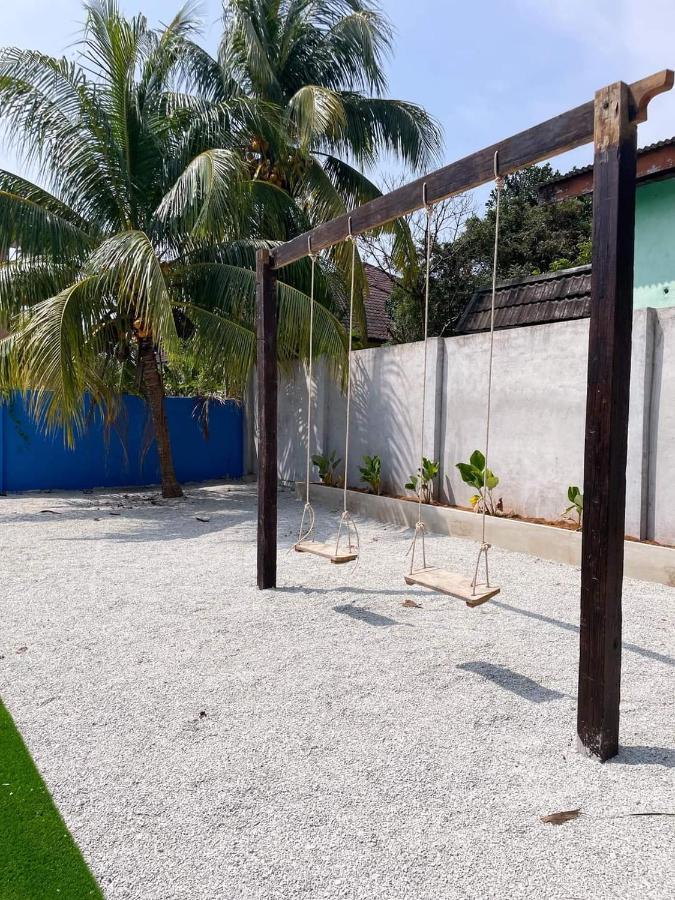 קמפונג קואלה בסוט Casa Tiga Homestay Besut מראה חיצוני תמונה