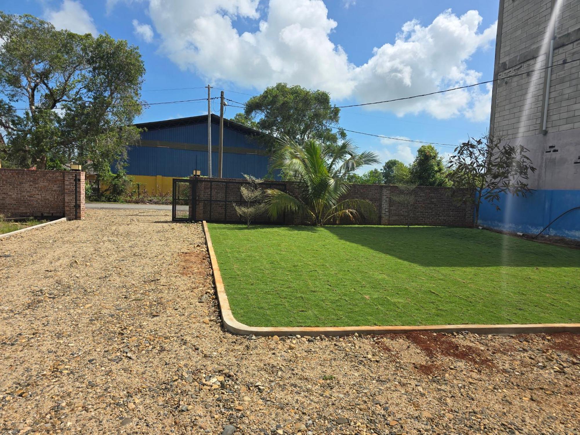 קמפונג קואלה בסוט Casa Tiga Homestay Besut מראה חיצוני תמונה